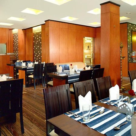 Kochi Hotel Aiswarya מראה חיצוני תמונה