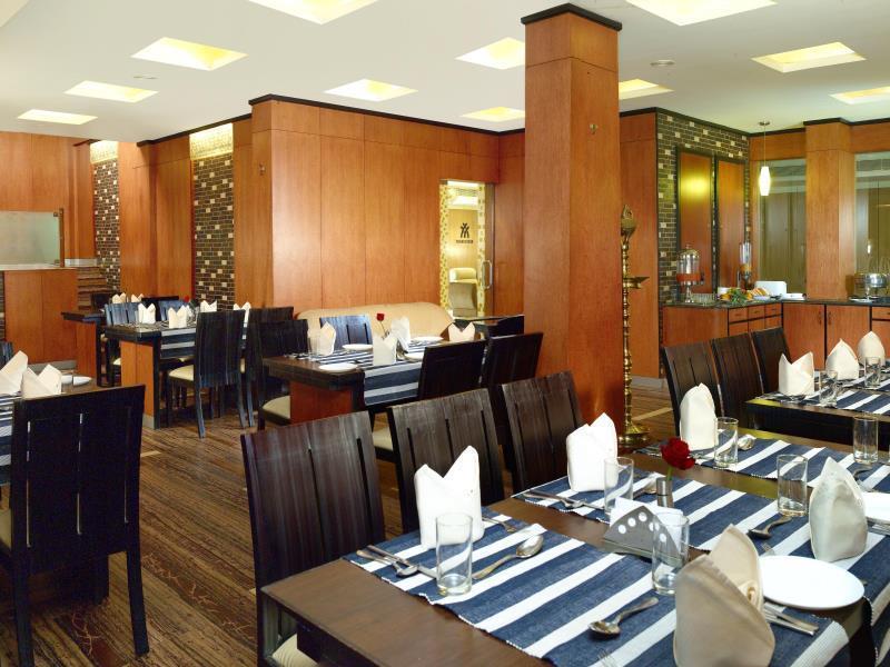 Kochi Hotel Aiswarya מראה חיצוני תמונה
